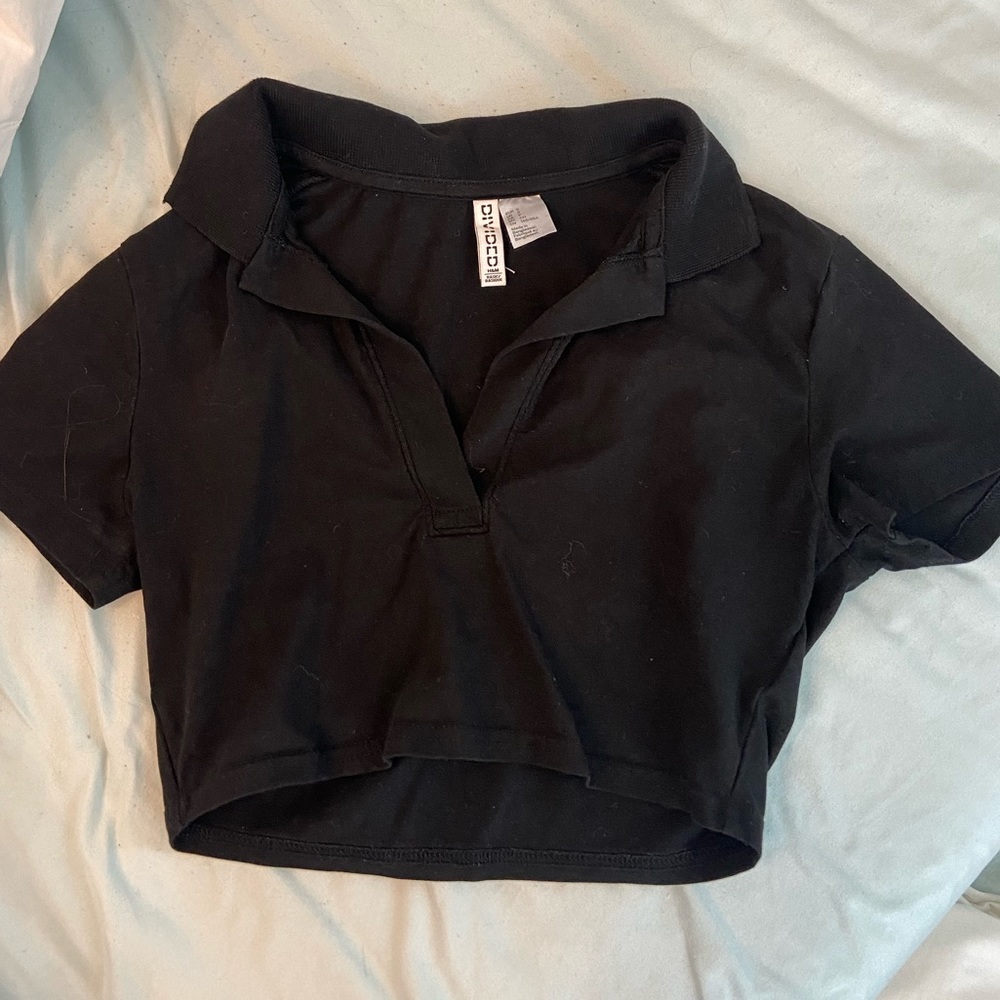 Black cropped t-shirt